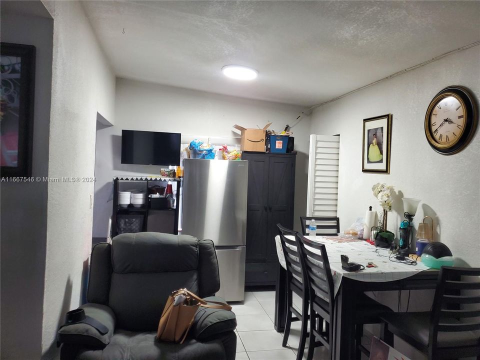 En Venta: $550,000 (3 camas, 2 baños, 1226 Pies cuadrados)