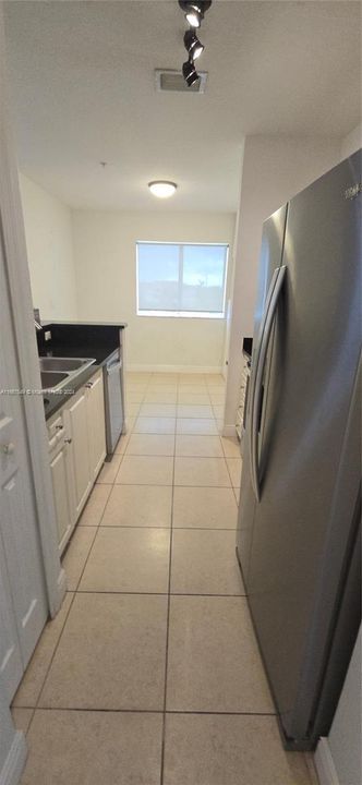 For Rent: $1,850 (1 beds, 1 baths, 746 Square Feet)