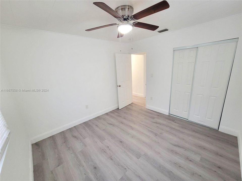 For Sale: $379,000 (3 beds, 2 baths, 988 Square Feet)