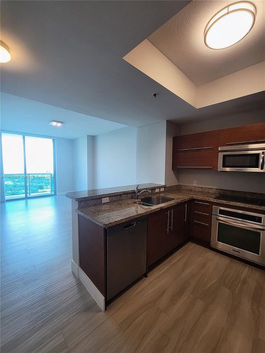 For Rent: $2,550 (2 beds, 2 baths, 954 Square Feet)