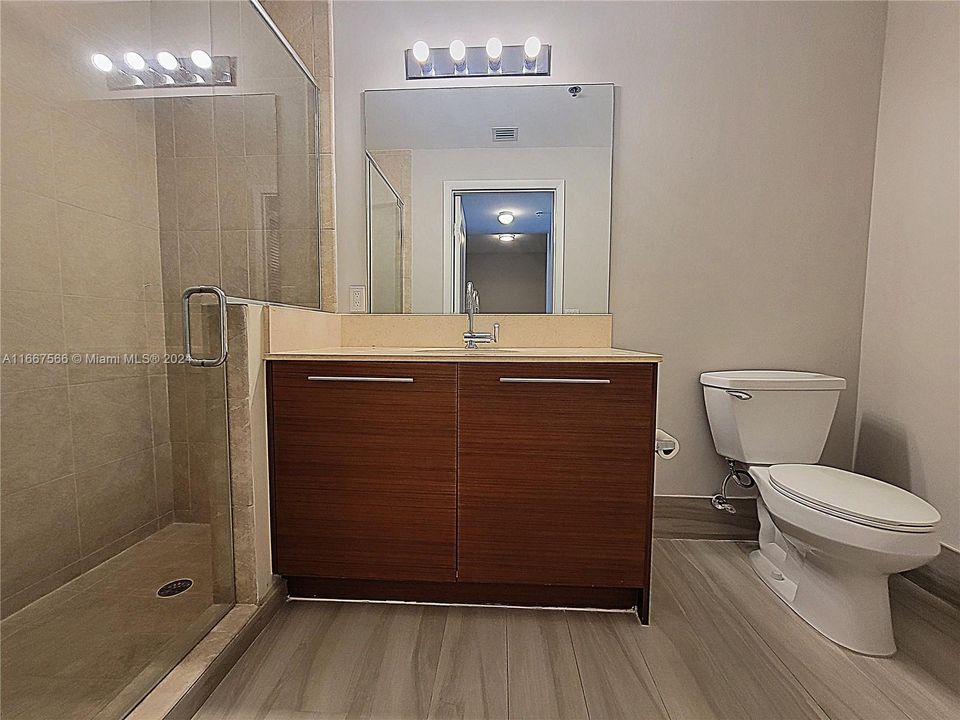 В аренду: $2,550 (2 спален, 2 ванн, 954 Квадратных фут)