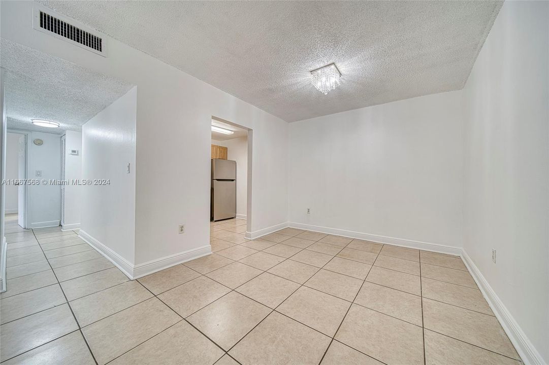 For Rent: $2,500 (2 beds, 2 baths, 1061 Square Feet)