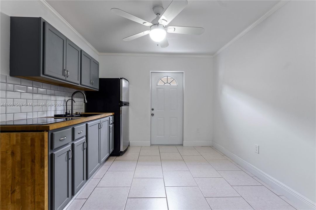 For Rent: $1,800 (1 beds, 1 baths, 1428 Square Feet)