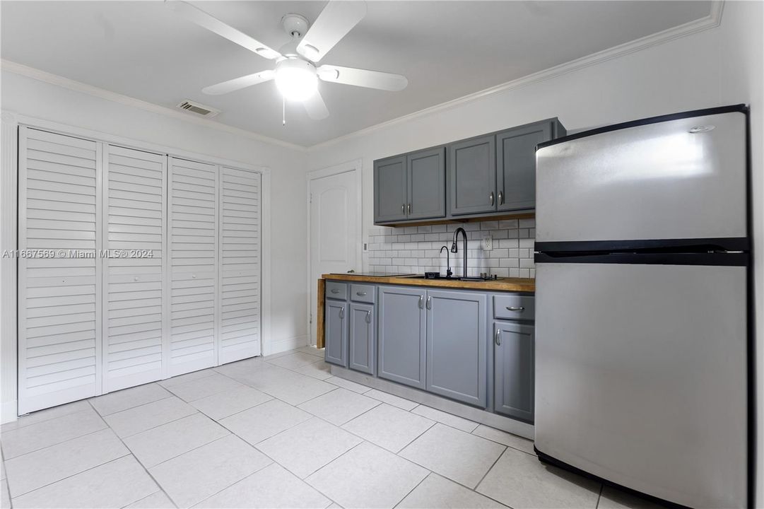 For Rent: $1,800 (1 beds, 1 baths, 1428 Square Feet)