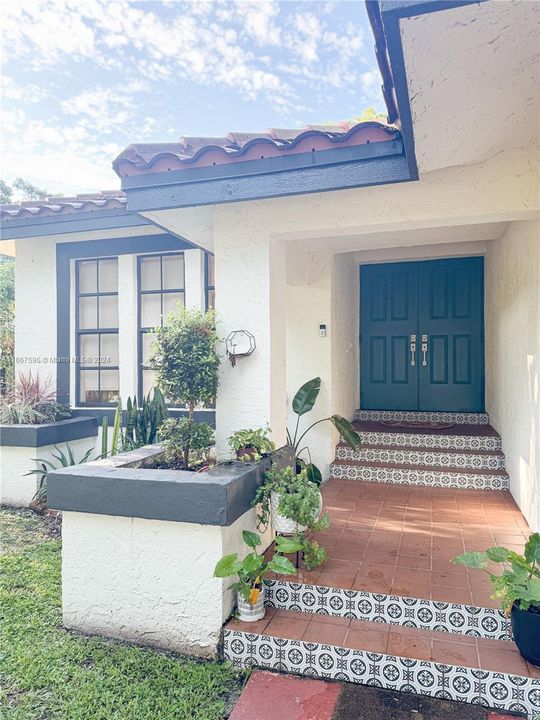 En Venta: $779,000 (4 camas, 3 baños, 2458 Pies cuadrados)