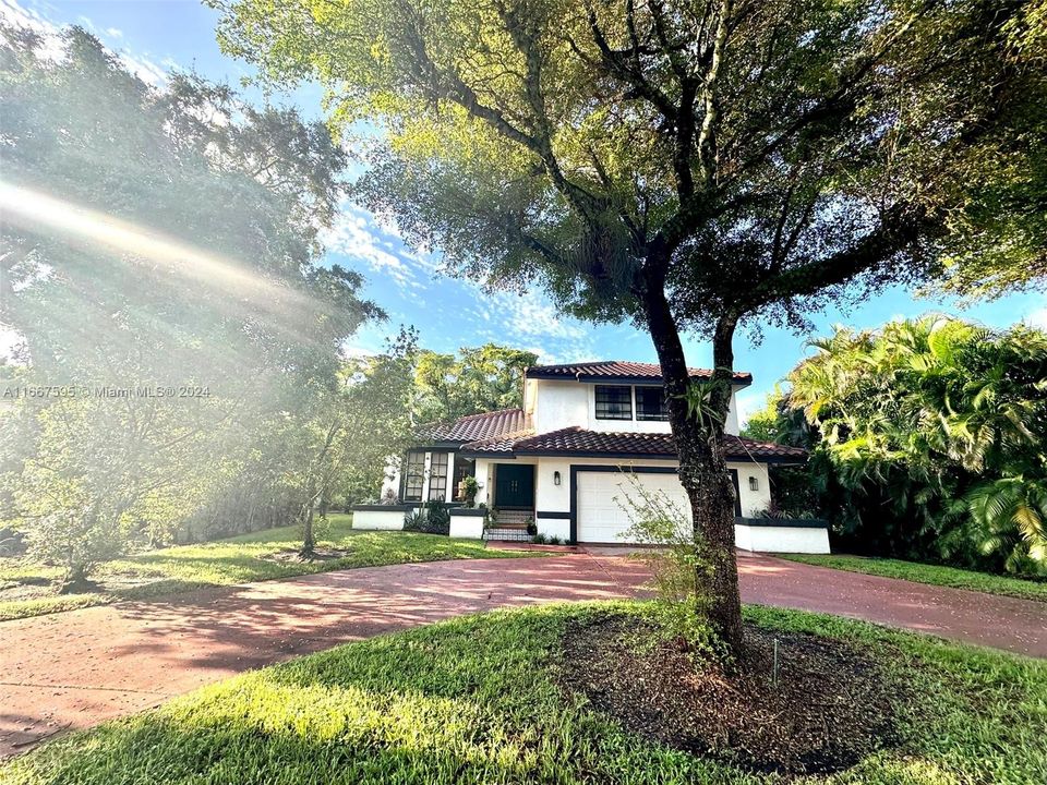 En Venta: $779,000 (4 camas, 3 baños, 2458 Pies cuadrados)