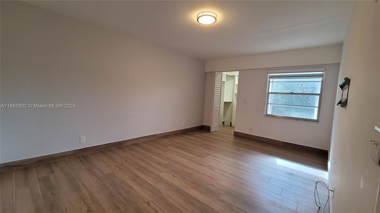 For Rent: $2,200 (2 beds, 2 baths, 1044 Square Feet)