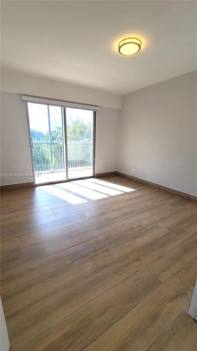 For Rent: $2,200 (2 beds, 2 baths, 1044 Square Feet)