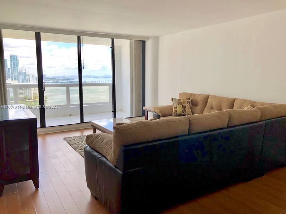 En Venta: $445,000 (1 camas, 1 baños, 1066 Pies cuadrados)