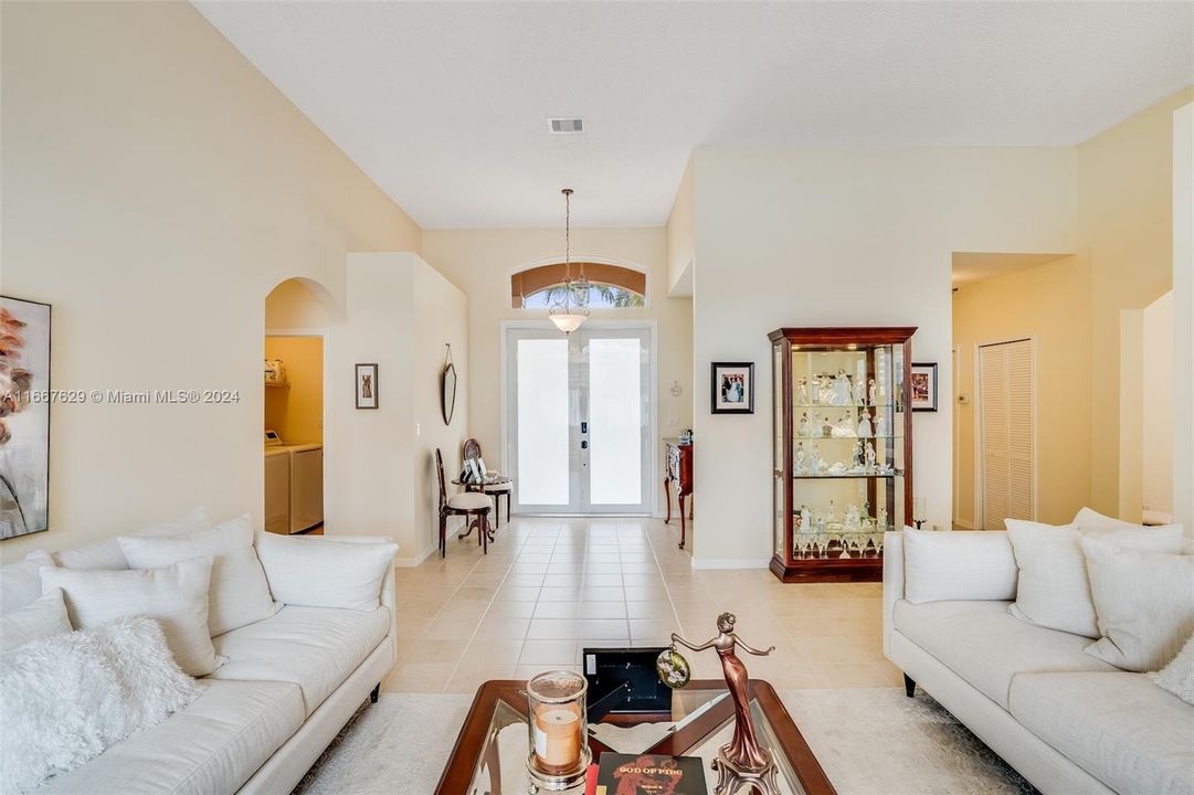 For Sale: $822,500 (4 beds, 2 baths, 2414 Square Feet)