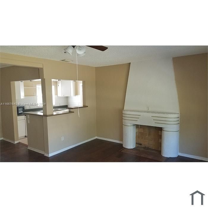 For Rent: $3,000 (4 beds, 2 baths, 1425 Square Feet)