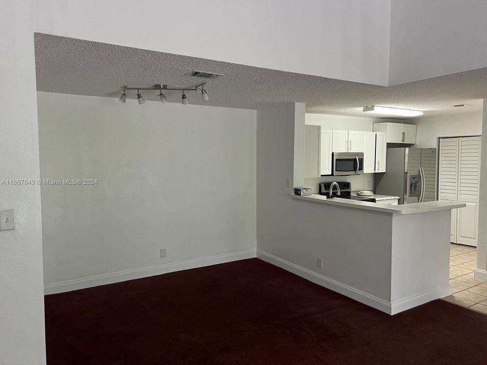 For Rent: $2,600 (3 beds, 2 baths, 1305 Square Feet)