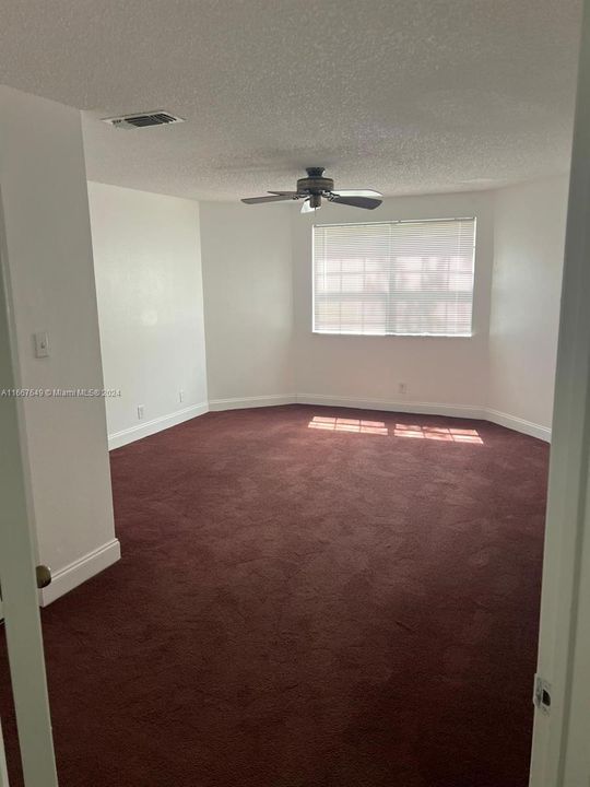 For Rent: $2,600 (3 beds, 2 baths, 1305 Square Feet)