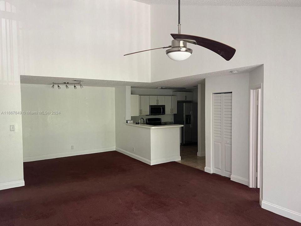 For Rent: $2,600 (3 beds, 2 baths, 1305 Square Feet)