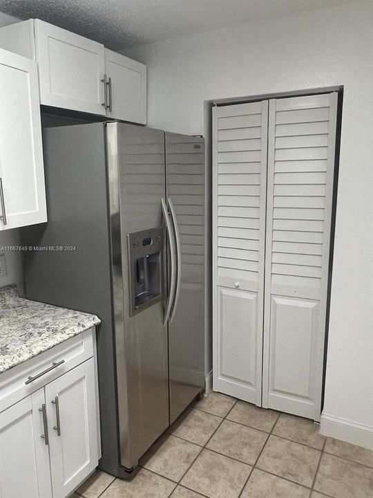 For Rent: $2,600 (3 beds, 2 baths, 1305 Square Feet)