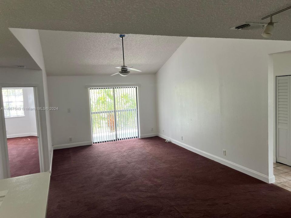 For Rent: $2,600 (3 beds, 2 baths, 1305 Square Feet)