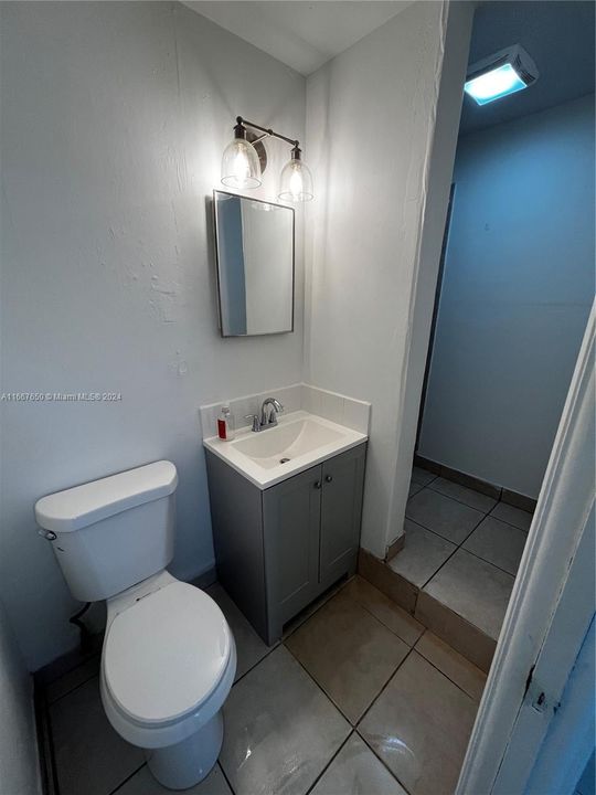 2nd bathroom