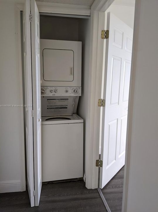 For Rent: $2,200 (1 beds, 1 baths, 594 Square Feet)