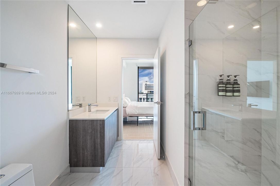 For Sale: $1,150,000 (2 beds, 2 baths, 1253 Square Feet)