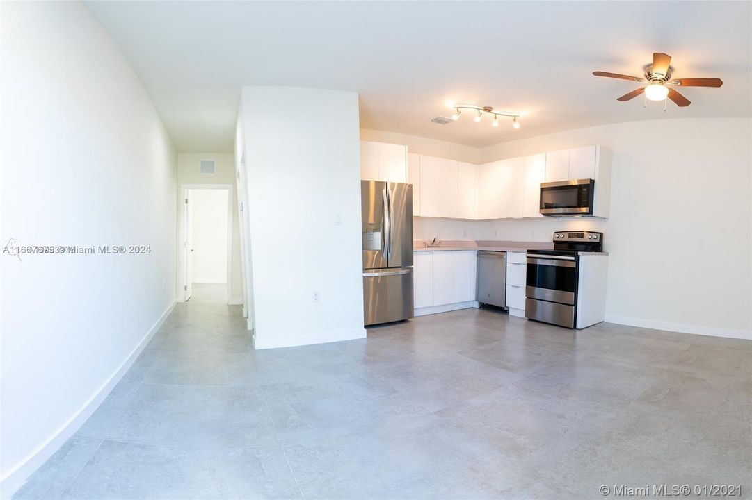 For Rent: $2,000 (1 beds, 1 baths, 575 Square Feet)