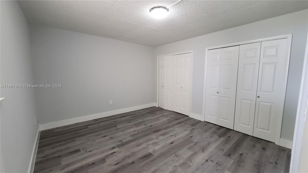 For Sale: $319,500 (2 beds, 2 baths, 1086 Square Feet)