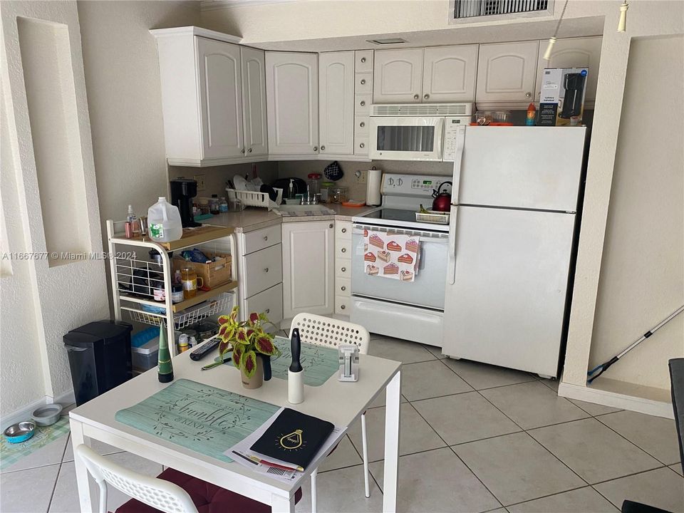 For Rent: $1,550 (1 beds, 1 baths, 450 Square Feet)