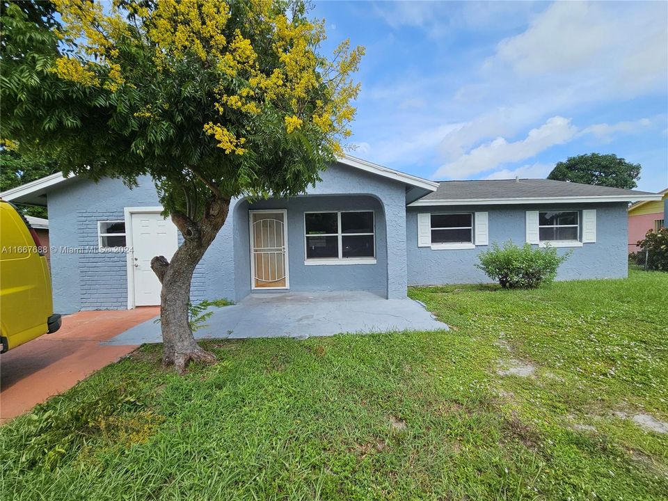 For Sale: $279,500 (3 beds, 1 baths, 1456 Square Feet)