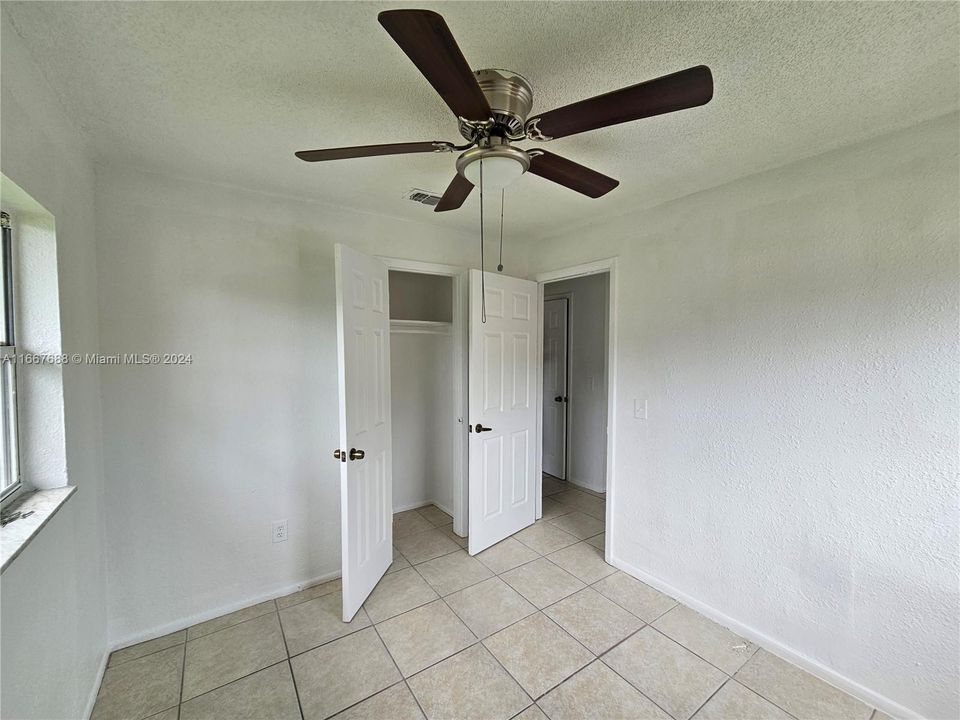 For Sale: $279,500 (3 beds, 1 baths, 1456 Square Feet)