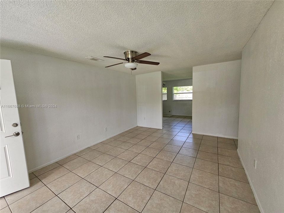 For Sale: $279,500 (3 beds, 1 baths, 1456 Square Feet)