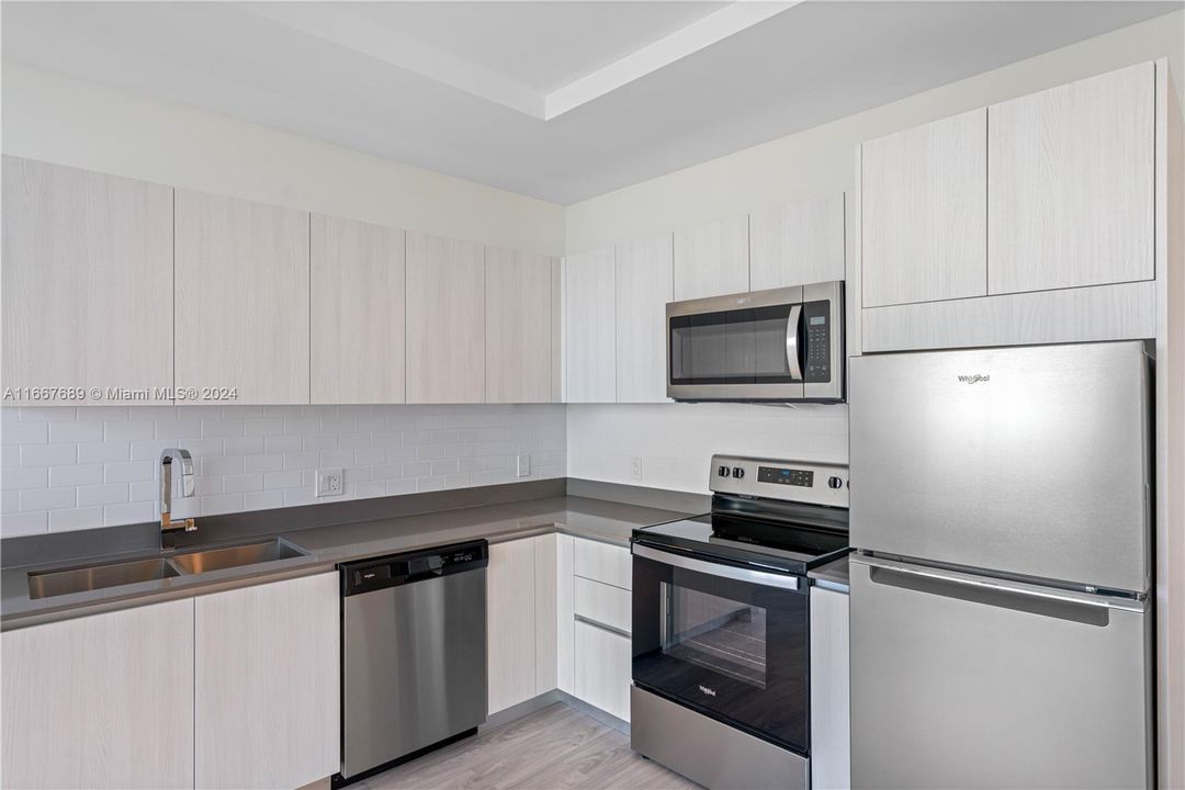 For Rent: $2,066 (1 beds, 1 baths, 618 Square Feet)