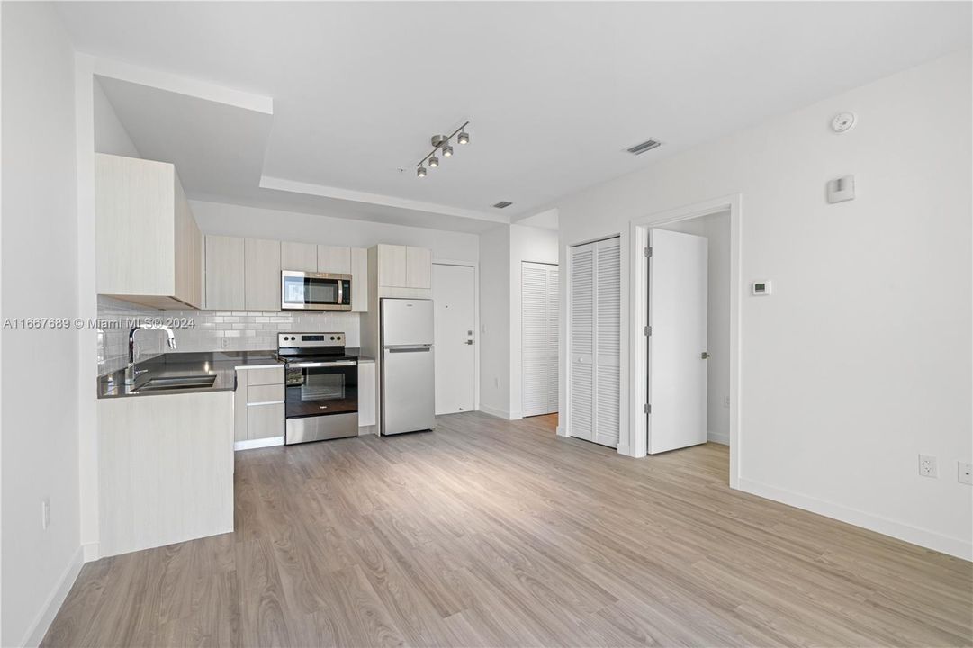 For Rent: $2,066 (1 beds, 1 baths, 618 Square Feet)