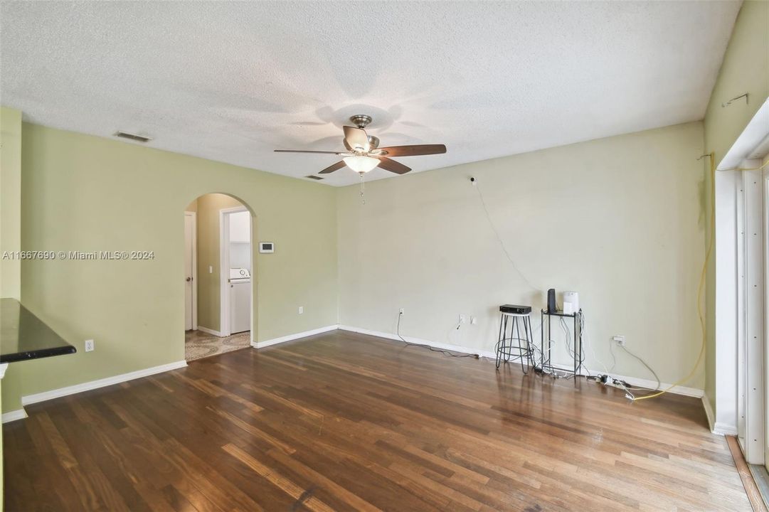 For Sale: $339,000 (4 beds, 2 baths, 2113 Square Feet)