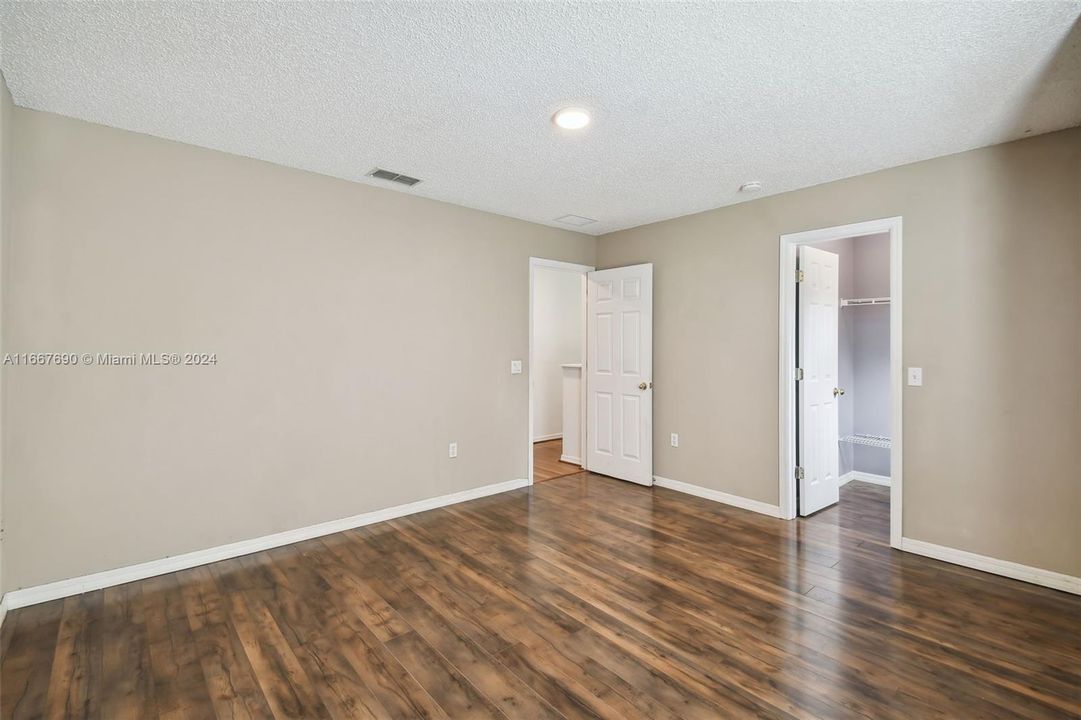 For Sale: $339,000 (4 beds, 2 baths, 2113 Square Feet)