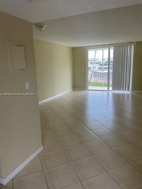 For Rent: $1,675 (1 beds, 1 baths, 763 Square Feet)