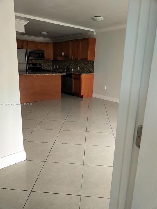 Activo con contrato: $289,900 (2 camas, 2 baños, 930 Pies cuadrados)