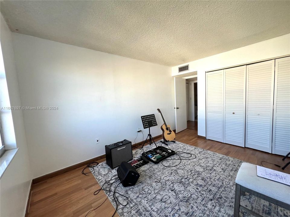 For Rent: $2,999 (2 beds, 2 baths, 1220 Square Feet)