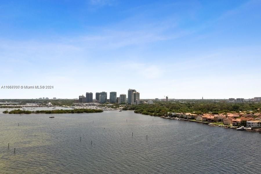 Recently Rented: $8,400 (2 beds, 2 baths, 1882 Square Feet)