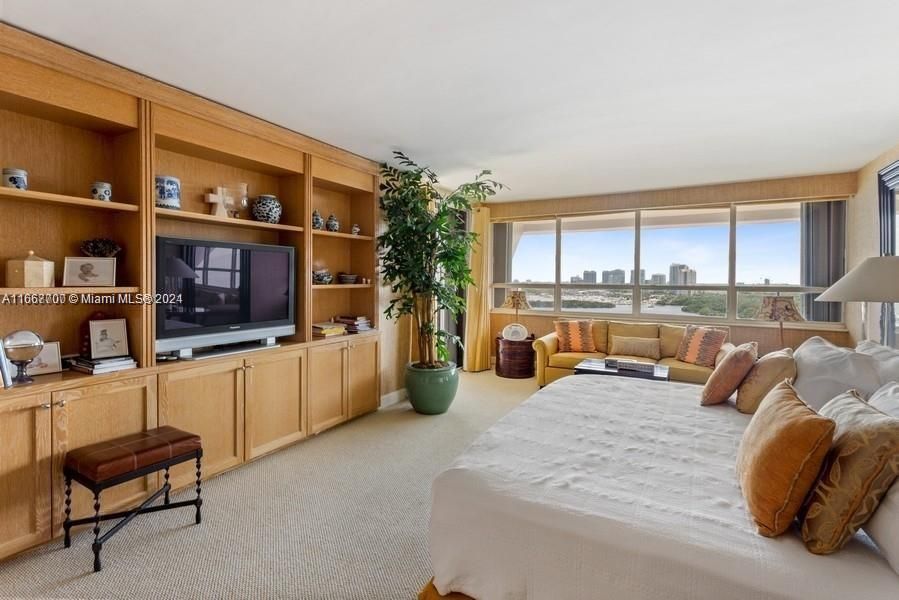 Recently Rented: $8,400 (2 beds, 2 baths, 1882 Square Feet)