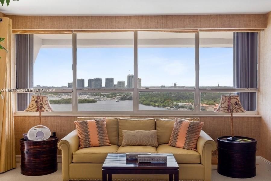 Recently Rented: $8,400 (2 beds, 2 baths, 1882 Square Feet)