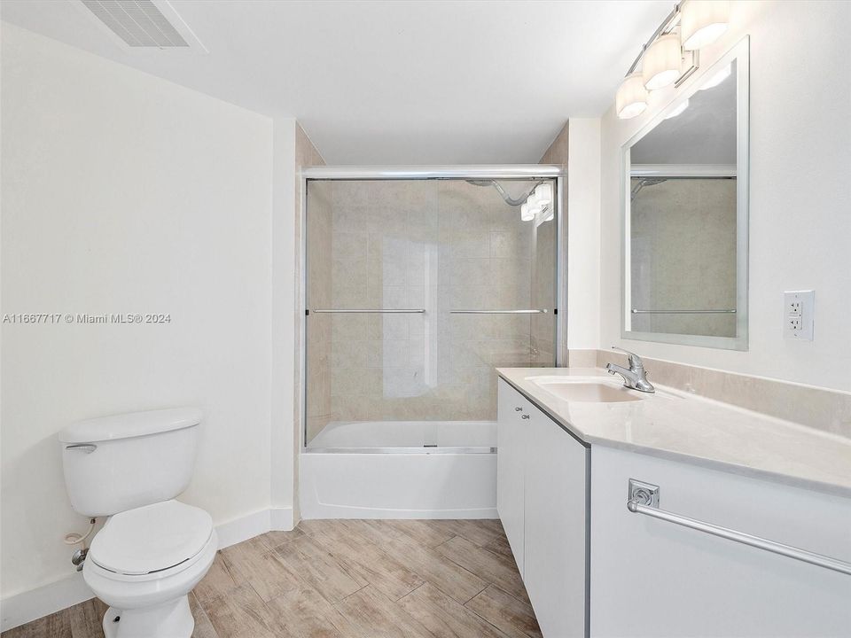 For Sale: $455,000 (2 beds, 2 baths, 1150 Square Feet)