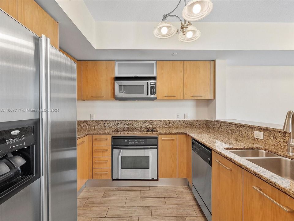 For Sale: $455,000 (2 beds, 2 baths, 1150 Square Feet)