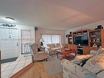 For Sale: $459,000 (3 beds, 2 baths, 1662 Square Feet)