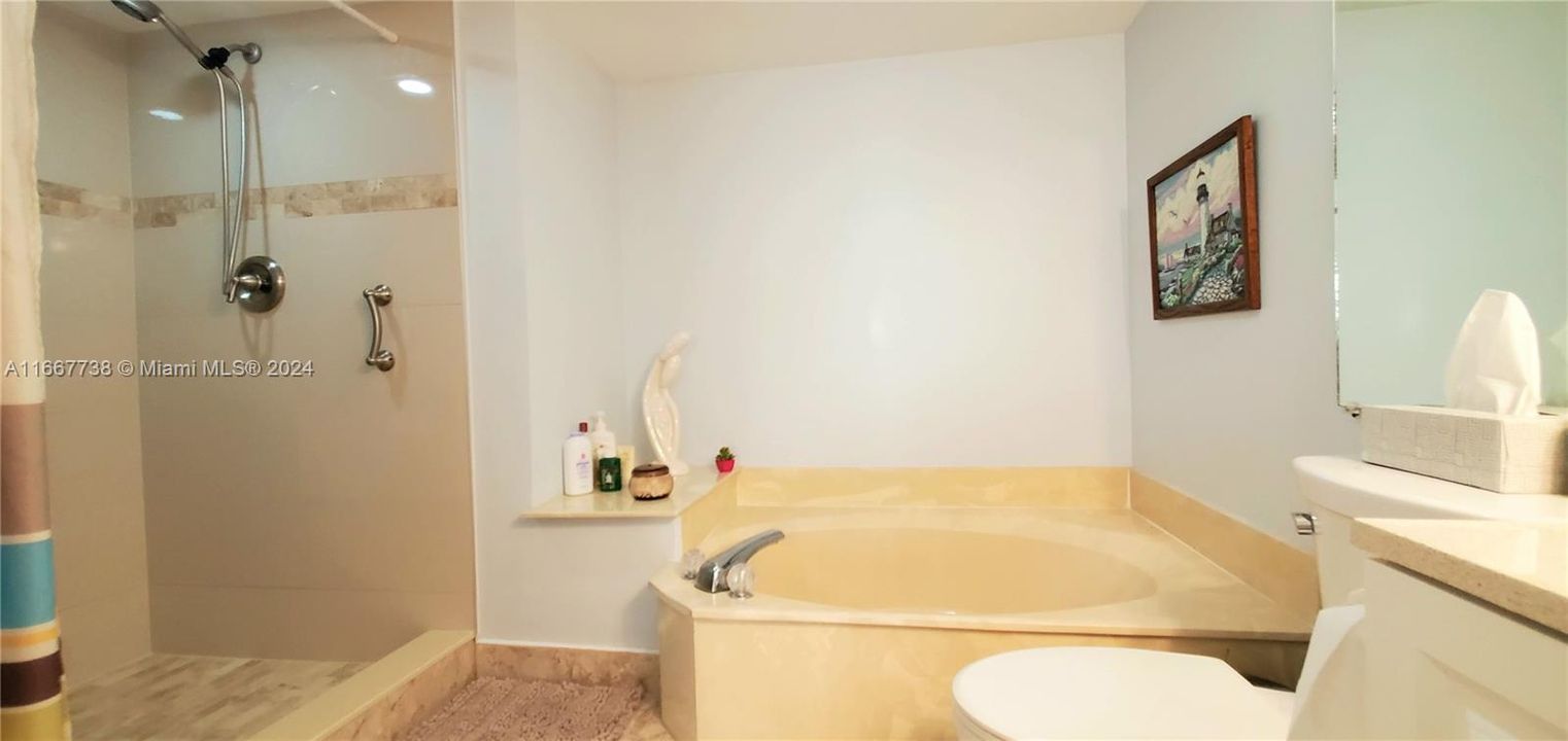 For Sale: $270,000 (2 beds, 2 baths, 1470 Square Feet)