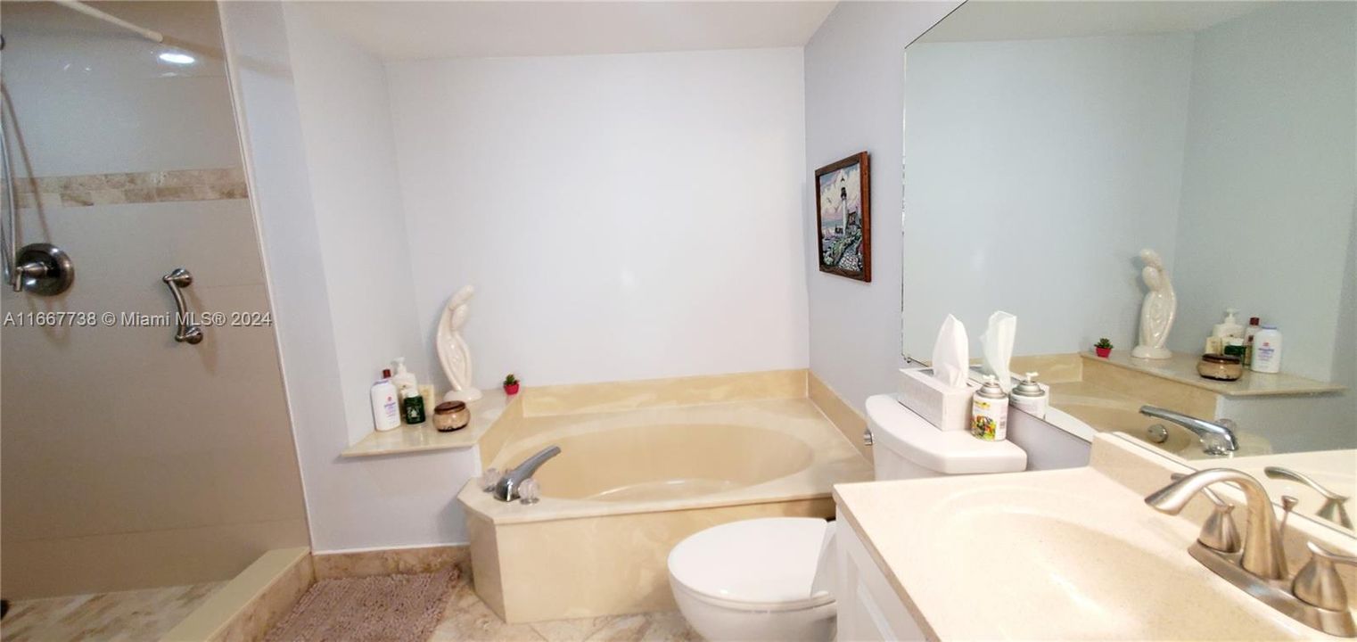 For Sale: $270,000 (2 beds, 2 baths, 1470 Square Feet)