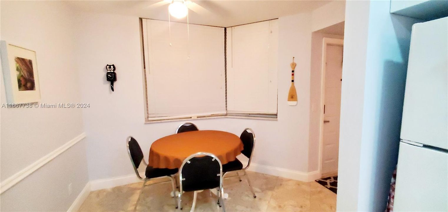 For Sale: $270,000 (2 beds, 2 baths, 1470 Square Feet)