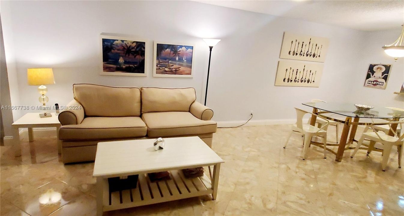 For Sale: $270,000 (2 beds, 2 baths, 1470 Square Feet)