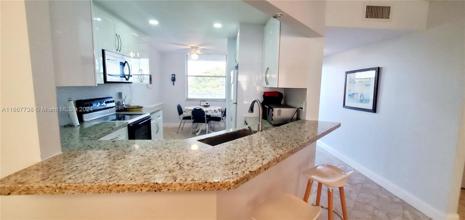 En Venta: $270,000 (2 camas, 2 baños, 1470 Pies cuadrados)