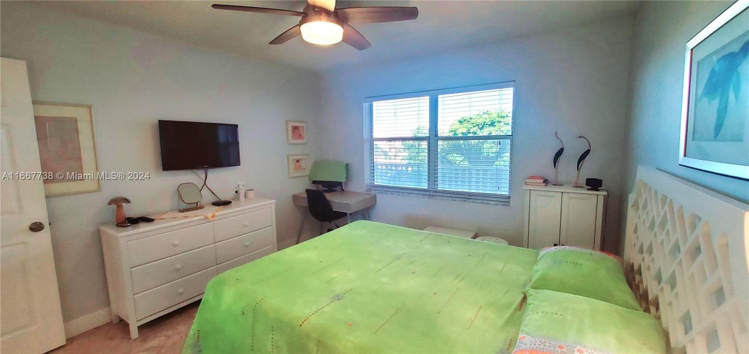 For Sale: $270,000 (2 beds, 2 baths, 1470 Square Feet)