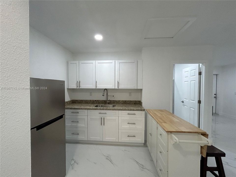 For Rent: $1,800 (1 beds, 1 baths, 480 Square Feet)