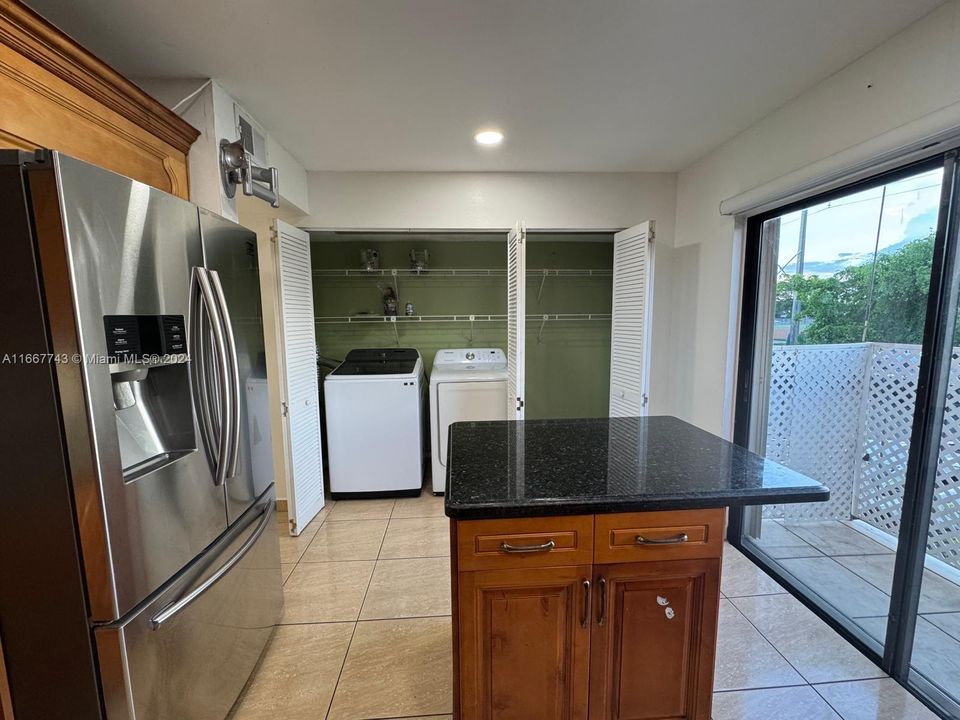 For Sale: $337,000 (3 beds, 2 baths, 1261 Square Feet)